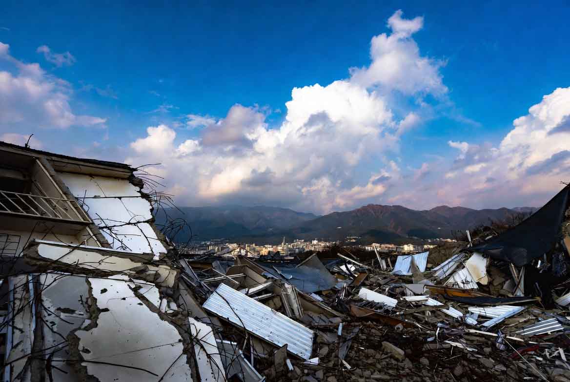 Alarms Lit In Japan 7 5 Earthquake